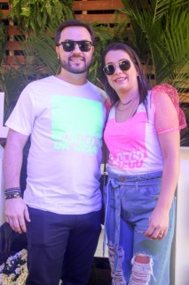 
<a style='margin-left: 5px;' class='btn btn-xs btn-social btn-facebook' href='https://www.facebook.com/sharer/sharer.php?u=https://galeramix.s01.web.getmuller.com.br/imagem/a114/800-800-90/conteudo/site_galerias/114/12-costelaco-junior-seco-silva-neto-canelinha-maiara-e-maraisa-galeramix-221.jpg' rel='popup' data-width='500' data-height='400'><i class='fa fa-facebook'></i>Compartilhar <span class='hidden-xs'>no Facebook</span>
</a> 
<a class='btn btn-default btn-xs' target='_blank' href='imagem/a114/800-800-90/conteudo/site_galerias/114/12-costelaco-junior-seco-silva-neto-canelinha-maiara-e-maraisa-galeramix-221.jpg'>
<span class='glyphicon glyphicon-cloud-download'></span> Salvar
</a>
