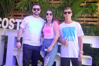 
<a style='margin-left: 5px;' class='btn btn-xs btn-social btn-facebook' href='https://www.facebook.com/sharer/sharer.php?u=https://galeramix.s01.web.getmuller.com.br/imagem/a114/800-800-90/conteudo/site_galerias/114/12-costelaco-junior-seco-silva-neto-canelinha-maiara-e-maraisa-galeramix-224.jpg' rel='popup' data-width='500' data-height='400'><i class='fa fa-facebook'></i>Compartilhar <span class='hidden-xs'>no Facebook</span>
</a> 
<a class='btn btn-default btn-xs' target='_blank' href='imagem/a114/800-800-90/conteudo/site_galerias/114/12-costelaco-junior-seco-silva-neto-canelinha-maiara-e-maraisa-galeramix-224.jpg'>
<span class='glyphicon glyphicon-cloud-download'></span> Salvar
</a>
