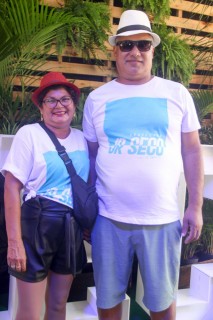 
<a style='margin-left: 5px;' class='btn btn-xs btn-social btn-facebook' href='https://www.facebook.com/sharer/sharer.php?u=https://galeramix.s01.web.getmuller.com.br/imagem/a114/800-800-90/conteudo/site_galerias/114/12-costelaco-junior-seco-silva-neto-canelinha-maiara-e-maraisa-galeramix-24.jpg' rel='popup' data-width='500' data-height='400'><i class='fa fa-facebook'></i>Compartilhar <span class='hidden-xs'>no Facebook</span>
</a> 
<a class='btn btn-default btn-xs' target='_blank' href='imagem/a114/800-800-90/conteudo/site_galerias/114/12-costelaco-junior-seco-silva-neto-canelinha-maiara-e-maraisa-galeramix-24.jpg'>
<span class='glyphicon glyphicon-cloud-download'></span> Salvar
</a>
