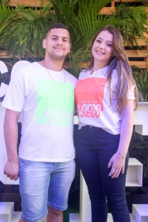 
<a style='margin-left: 5px;' class='btn btn-xs btn-social btn-facebook' href='https://www.facebook.com/sharer/sharer.php?u=https://galeramix.s01.web.getmuller.com.br/imagem/a114/800-800-90/conteudo/site_galerias/114/12-costelaco-junior-seco-silva-neto-canelinha-maiara-e-maraisa-galeramix-242.jpg' rel='popup' data-width='500' data-height='400'><i class='fa fa-facebook'></i>Compartilhar <span class='hidden-xs'>no Facebook</span>
</a> 
<a class='btn btn-default btn-xs' target='_blank' href='imagem/a114/800-800-90/conteudo/site_galerias/114/12-costelaco-junior-seco-silva-neto-canelinha-maiara-e-maraisa-galeramix-242.jpg'>
<span class='glyphicon glyphicon-cloud-download'></span> Salvar
</a>
