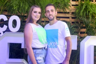 
<a style='margin-left: 5px;' class='btn btn-xs btn-social btn-facebook' href='https://www.facebook.com/sharer/sharer.php?u=https://galeramix.s01.web.getmuller.com.br/imagem/a114/800-800-90/conteudo/site_galerias/114/12-costelaco-junior-seco-silva-neto-canelinha-maiara-e-maraisa-galeramix-245.jpg' rel='popup' data-width='500' data-height='400'><i class='fa fa-facebook'></i>Compartilhar <span class='hidden-xs'>no Facebook</span>
</a> 
<a class='btn btn-default btn-xs' target='_blank' href='imagem/a114/800-800-90/conteudo/site_galerias/114/12-costelaco-junior-seco-silva-neto-canelinha-maiara-e-maraisa-galeramix-245.jpg'>
<span class='glyphicon glyphicon-cloud-download'></span> Salvar
</a>
