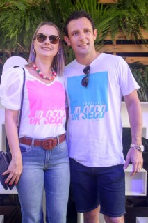 
<a style='margin-left: 5px;' class='btn btn-xs btn-social btn-facebook' href='https://www.facebook.com/sharer/sharer.php?u=https://galeramix.s01.web.getmuller.com.br/imagem/a114/800-800-90/conteudo/site_galerias/114/12-costelaco-junior-seco-silva-neto-canelinha-maiara-e-maraisa-galeramix-248.jpg' rel='popup' data-width='500' data-height='400'><i class='fa fa-facebook'></i>Compartilhar <span class='hidden-xs'>no Facebook</span>
</a> 
<a class='btn btn-default btn-xs' target='_blank' href='imagem/a114/800-800-90/conteudo/site_galerias/114/12-costelaco-junior-seco-silva-neto-canelinha-maiara-e-maraisa-galeramix-248.jpg'>
<span class='glyphicon glyphicon-cloud-download'></span> Salvar
</a>
