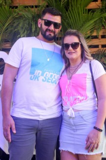 
<a style='margin-left: 5px;' class='btn btn-xs btn-social btn-facebook' href='https://www.facebook.com/sharer/sharer.php?u=https://galeramix.s01.web.getmuller.com.br/imagem/a114/800-800-90/conteudo/site_galerias/114/12-costelaco-junior-seco-silva-neto-canelinha-maiara-e-maraisa-galeramix-251.jpg' rel='popup' data-width='500' data-height='400'><i class='fa fa-facebook'></i>Compartilhar <span class='hidden-xs'>no Facebook</span>
</a> 
<a class='btn btn-default btn-xs' target='_blank' href='imagem/a114/800-800-90/conteudo/site_galerias/114/12-costelaco-junior-seco-silva-neto-canelinha-maiara-e-maraisa-galeramix-251.jpg'>
<span class='glyphicon glyphicon-cloud-download'></span> Salvar
</a>
