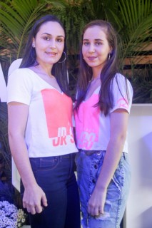 
<a style='margin-left: 5px;' class='btn btn-xs btn-social btn-facebook' href='https://www.facebook.com/sharer/sharer.php?u=https://galeramix.s01.web.getmuller.com.br/imagem/a114/800-800-90/conteudo/site_galerias/114/12-costelaco-junior-seco-silva-neto-canelinha-maiara-e-maraisa-galeramix-272.jpg' rel='popup' data-width='500' data-height='400'><i class='fa fa-facebook'></i>Compartilhar <span class='hidden-xs'>no Facebook</span>
</a> 
<a class='btn btn-default btn-xs' target='_blank' href='imagem/a114/800-800-90/conteudo/site_galerias/114/12-costelaco-junior-seco-silva-neto-canelinha-maiara-e-maraisa-galeramix-272.jpg'>
<span class='glyphicon glyphicon-cloud-download'></span> Salvar
</a>
