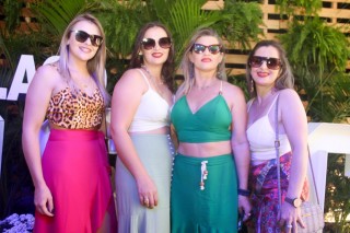 
<a style='margin-left: 5px;' class='btn btn-xs btn-social btn-facebook' href='https://www.facebook.com/sharer/sharer.php?u=https://galeramix.s01.web.getmuller.com.br/imagem/a114/800-800-90/conteudo/site_galerias/114/12-costelaco-junior-seco-silva-neto-canelinha-maiara-e-maraisa-galeramix-275.jpg' rel='popup' data-width='500' data-height='400'><i class='fa fa-facebook'></i>Compartilhar <span class='hidden-xs'>no Facebook</span>
</a> 
<a class='btn btn-default btn-xs' target='_blank' href='imagem/a114/800-800-90/conteudo/site_galerias/114/12-costelaco-junior-seco-silva-neto-canelinha-maiara-e-maraisa-galeramix-275.jpg'>
<span class='glyphicon glyphicon-cloud-download'></span> Salvar
</a>
