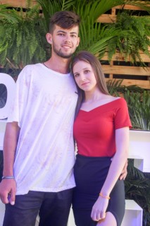 
<a style='margin-left: 5px;' class='btn btn-xs btn-social btn-facebook' href='https://www.facebook.com/sharer/sharer.php?u=https://galeramix.s01.web.getmuller.com.br/imagem/a114/800-800-90/conteudo/site_galerias/114/12-costelaco-junior-seco-silva-neto-canelinha-maiara-e-maraisa-galeramix-282.jpg' rel='popup' data-width='500' data-height='400'><i class='fa fa-facebook'></i>Compartilhar <span class='hidden-xs'>no Facebook</span>
</a> 
<a class='btn btn-default btn-xs' target='_blank' href='imagem/a114/800-800-90/conteudo/site_galerias/114/12-costelaco-junior-seco-silva-neto-canelinha-maiara-e-maraisa-galeramix-282.jpg'>
<span class='glyphicon glyphicon-cloud-download'></span> Salvar
</a>
