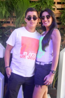 
<a style='margin-left: 5px;' class='btn btn-xs btn-social btn-facebook' href='https://www.facebook.com/sharer/sharer.php?u=https://galeramix.s01.web.getmuller.com.br/imagem/a114/800-800-90/conteudo/site_galerias/114/12-costelaco-junior-seco-silva-neto-canelinha-maiara-e-maraisa-galeramix-288.jpg' rel='popup' data-width='500' data-height='400'><i class='fa fa-facebook'></i>Compartilhar <span class='hidden-xs'>no Facebook</span>
</a> 
<a class='btn btn-default btn-xs' target='_blank' href='imagem/a114/800-800-90/conteudo/site_galerias/114/12-costelaco-junior-seco-silva-neto-canelinha-maiara-e-maraisa-galeramix-288.jpg'>
<span class='glyphicon glyphicon-cloud-download'></span> Salvar
</a>
