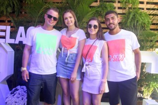 
<a style='margin-left: 5px;' class='btn btn-xs btn-social btn-facebook' href='https://www.facebook.com/sharer/sharer.php?u=https://galeramix.s01.web.getmuller.com.br/imagem/a114/800-800-90/conteudo/site_galerias/114/12-costelaco-junior-seco-silva-neto-canelinha-maiara-e-maraisa-galeramix-299.jpg' rel='popup' data-width='500' data-height='400'><i class='fa fa-facebook'></i>Compartilhar <span class='hidden-xs'>no Facebook</span>
</a> 
<a class='btn btn-default btn-xs' target='_blank' href='imagem/a114/800-800-90/conteudo/site_galerias/114/12-costelaco-junior-seco-silva-neto-canelinha-maiara-e-maraisa-galeramix-299.jpg'>
<span class='glyphicon glyphicon-cloud-download'></span> Salvar
</a>
