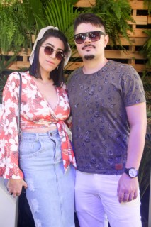 
<a style='margin-left: 5px;' class='btn btn-xs btn-social btn-facebook' href='https://www.facebook.com/sharer/sharer.php?u=https://galeramix.s01.web.getmuller.com.br/imagem/a114/800-800-90/conteudo/site_galerias/114/12-costelaco-junior-seco-silva-neto-canelinha-maiara-e-maraisa-galeramix-300.jpg' rel='popup' data-width='500' data-height='400'><i class='fa fa-facebook'></i>Compartilhar <span class='hidden-xs'>no Facebook</span>
</a> 
<a class='btn btn-default btn-xs' target='_blank' href='imagem/a114/800-800-90/conteudo/site_galerias/114/12-costelaco-junior-seco-silva-neto-canelinha-maiara-e-maraisa-galeramix-300.jpg'>
<span class='glyphicon glyphicon-cloud-download'></span> Salvar
</a>
