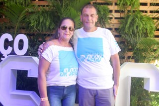 
<a style='margin-left: 5px;' class='btn btn-xs btn-social btn-facebook' href='https://www.facebook.com/sharer/sharer.php?u=https://galeramix.s01.web.getmuller.com.br/imagem/a114/800-800-90/conteudo/site_galerias/114/12-costelaco-junior-seco-silva-neto-canelinha-maiara-e-maraisa-galeramix-306.jpg' rel='popup' data-width='500' data-height='400'><i class='fa fa-facebook'></i>Compartilhar <span class='hidden-xs'>no Facebook</span>
</a> 
<a class='btn btn-default btn-xs' target='_blank' href='imagem/a114/800-800-90/conteudo/site_galerias/114/12-costelaco-junior-seco-silva-neto-canelinha-maiara-e-maraisa-galeramix-306.jpg'>
<span class='glyphicon glyphicon-cloud-download'></span> Salvar
</a>
