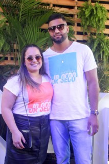 
<a style='margin-left: 5px;' class='btn btn-xs btn-social btn-facebook' href='https://www.facebook.com/sharer/sharer.php?u=https://galeramix.s01.web.getmuller.com.br/imagem/a114/800-800-90/conteudo/site_galerias/114/12-costelaco-junior-seco-silva-neto-canelinha-maiara-e-maraisa-galeramix-311.jpg' rel='popup' data-width='500' data-height='400'><i class='fa fa-facebook'></i>Compartilhar <span class='hidden-xs'>no Facebook</span>
</a> 
<a class='btn btn-default btn-xs' target='_blank' href='imagem/a114/800-800-90/conteudo/site_galerias/114/12-costelaco-junior-seco-silva-neto-canelinha-maiara-e-maraisa-galeramix-311.jpg'>
<span class='glyphicon glyphicon-cloud-download'></span> Salvar
</a>
