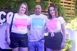 
<a style='margin-left: 5px;' class='btn btn-xs btn-social btn-facebook' href='https://www.facebook.com/sharer/sharer.php?u=https://galeramix.s01.web.getmuller.com.br/imagem/a114/800-800-90/conteudo/site_galerias/114/12-costelaco-junior-seco-silva-neto-canelinha-maiara-e-maraisa-galeramix-312.jpg' rel='popup' data-width='500' data-height='400'><i class='fa fa-facebook'></i>Compartilhar <span class='hidden-xs'>no Facebook</span>
</a> 
<a class='btn btn-default btn-xs' target='_blank' href='imagem/a114/800-800-90/conteudo/site_galerias/114/12-costelaco-junior-seco-silva-neto-canelinha-maiara-e-maraisa-galeramix-312.jpg'>
<span class='glyphicon glyphicon-cloud-download'></span> Salvar
</a>
