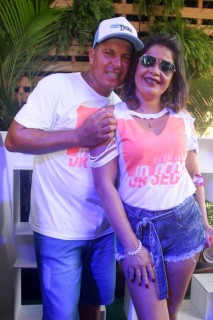 
<a style='margin-left: 5px;' class='btn btn-xs btn-social btn-facebook' href='https://www.facebook.com/sharer/sharer.php?u=https://galeramix.s01.web.getmuller.com.br/imagem/a114/800-800-90/conteudo/site_galerias/114/12-costelaco-junior-seco-silva-neto-canelinha-maiara-e-maraisa-galeramix-320.jpg' rel='popup' data-width='500' data-height='400'><i class='fa fa-facebook'></i>Compartilhar <span class='hidden-xs'>no Facebook</span>
</a> 
<a class='btn btn-default btn-xs' target='_blank' href='imagem/a114/800-800-90/conteudo/site_galerias/114/12-costelaco-junior-seco-silva-neto-canelinha-maiara-e-maraisa-galeramix-320.jpg'>
<span class='glyphicon glyphicon-cloud-download'></span> Salvar
</a>
