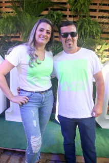 
<a style='margin-left: 5px;' class='btn btn-xs btn-social btn-facebook' href='https://www.facebook.com/sharer/sharer.php?u=https://galeramix.s01.web.getmuller.com.br/imagem/a114/800-800-90/conteudo/site_galerias/114/12-costelaco-junior-seco-silva-neto-canelinha-maiara-e-maraisa-galeramix-327.jpg' rel='popup' data-width='500' data-height='400'><i class='fa fa-facebook'></i>Compartilhar <span class='hidden-xs'>no Facebook</span>
</a> 
<a class='btn btn-default btn-xs' target='_blank' href='imagem/a114/800-800-90/conteudo/site_galerias/114/12-costelaco-junior-seco-silva-neto-canelinha-maiara-e-maraisa-galeramix-327.jpg'>
<span class='glyphicon glyphicon-cloud-download'></span> Salvar
</a>
