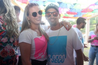 
<a style='margin-left: 5px;' class='btn btn-xs btn-social btn-facebook' href='https://www.facebook.com/sharer/sharer.php?u=https://galeramix.s01.web.getmuller.com.br/imagem/a114/800-800-90/conteudo/site_galerias/114/12-costelaco-junior-seco-silva-neto-canelinha-maiara-e-maraisa-galeramix-339.jpg' rel='popup' data-width='500' data-height='400'><i class='fa fa-facebook'></i>Compartilhar <span class='hidden-xs'>no Facebook</span>
</a> 
<a class='btn btn-default btn-xs' target='_blank' href='imagem/a114/800-800-90/conteudo/site_galerias/114/12-costelaco-junior-seco-silva-neto-canelinha-maiara-e-maraisa-galeramix-339.jpg'>
<span class='glyphicon glyphicon-cloud-download'></span> Salvar
</a>
