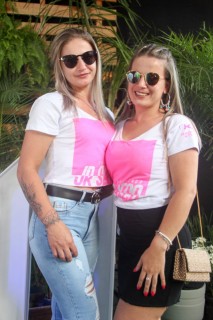 
<a style='margin-left: 5px;' class='btn btn-xs btn-social btn-facebook' href='https://www.facebook.com/sharer/sharer.php?u=https://galeramix.s01.web.getmuller.com.br/imagem/a114/800-800-90/conteudo/site_galerias/114/12-costelaco-junior-seco-silva-neto-canelinha-maiara-e-maraisa-galeramix-344.jpg' rel='popup' data-width='500' data-height='400'><i class='fa fa-facebook'></i>Compartilhar <span class='hidden-xs'>no Facebook</span>
</a> 
<a class='btn btn-default btn-xs' target='_blank' href='imagem/a114/800-800-90/conteudo/site_galerias/114/12-costelaco-junior-seco-silva-neto-canelinha-maiara-e-maraisa-galeramix-344.jpg'>
<span class='glyphicon glyphicon-cloud-download'></span> Salvar
</a>
