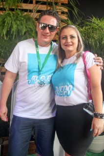 
<a style='margin-left: 5px;' class='btn btn-xs btn-social btn-facebook' href='https://www.facebook.com/sharer/sharer.php?u=https://galeramix.s01.web.getmuller.com.br/imagem/a114/800-800-90/conteudo/site_galerias/114/12-costelaco-junior-seco-silva-neto-canelinha-maiara-e-maraisa-galeramix-348.jpg' rel='popup' data-width='500' data-height='400'><i class='fa fa-facebook'></i>Compartilhar <span class='hidden-xs'>no Facebook</span>
</a> 
<a class='btn btn-default btn-xs' target='_blank' href='imagem/a114/800-800-90/conteudo/site_galerias/114/12-costelaco-junior-seco-silva-neto-canelinha-maiara-e-maraisa-galeramix-348.jpg'>
<span class='glyphicon glyphicon-cloud-download'></span> Salvar
</a>
