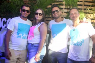 
<a style='margin-left: 5px;' class='btn btn-xs btn-social btn-facebook' href='https://www.facebook.com/sharer/sharer.php?u=https://galeramix.s01.web.getmuller.com.br/imagem/a114/800-800-90/conteudo/site_galerias/114/12-costelaco-junior-seco-silva-neto-canelinha-maiara-e-maraisa-galeramix-374.jpg' rel='popup' data-width='500' data-height='400'><i class='fa fa-facebook'></i>Compartilhar <span class='hidden-xs'>no Facebook</span>
</a> 
<a class='btn btn-default btn-xs' target='_blank' href='imagem/a114/800-800-90/conteudo/site_galerias/114/12-costelaco-junior-seco-silva-neto-canelinha-maiara-e-maraisa-galeramix-374.jpg'>
<span class='glyphicon glyphicon-cloud-download'></span> Salvar
</a>
