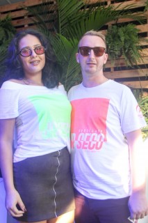 
<a style='margin-left: 5px;' class='btn btn-xs btn-social btn-facebook' href='https://www.facebook.com/sharer/sharer.php?u=https://galeramix.s01.web.getmuller.com.br/imagem/a114/800-800-90/conteudo/site_galerias/114/12-costelaco-junior-seco-silva-neto-canelinha-maiara-e-maraisa-galeramix-383.jpg' rel='popup' data-width='500' data-height='400'><i class='fa fa-facebook'></i>Compartilhar <span class='hidden-xs'>no Facebook</span>
</a> 
<a class='btn btn-default btn-xs' target='_blank' href='imagem/a114/800-800-90/conteudo/site_galerias/114/12-costelaco-junior-seco-silva-neto-canelinha-maiara-e-maraisa-galeramix-383.jpg'>
<span class='glyphicon glyphicon-cloud-download'></span> Salvar
</a>
