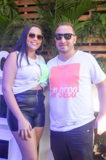 
<a style='margin-left: 5px;' class='btn btn-xs btn-social btn-facebook' href='https://www.facebook.com/sharer/sharer.php?u=https://galeramix.s01.web.getmuller.com.br/imagem/a114/800-800-90/conteudo/site_galerias/114/12-costelaco-junior-seco-silva-neto-canelinha-maiara-e-maraisa-galeramix-384.jpg' rel='popup' data-width='500' data-height='400'><i class='fa fa-facebook'></i>Compartilhar <span class='hidden-xs'>no Facebook</span>
</a> 
<a class='btn btn-default btn-xs' target='_blank' href='imagem/a114/800-800-90/conteudo/site_galerias/114/12-costelaco-junior-seco-silva-neto-canelinha-maiara-e-maraisa-galeramix-384.jpg'>
<span class='glyphicon glyphicon-cloud-download'></span> Salvar
</a>
