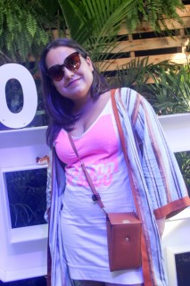 
<a style='margin-left: 5px;' class='btn btn-xs btn-social btn-facebook' href='https://www.facebook.com/sharer/sharer.php?u=https://galeramix.s01.web.getmuller.com.br/imagem/a114/800-800-90/conteudo/site_galerias/114/12-costelaco-junior-seco-silva-neto-canelinha-maiara-e-maraisa-galeramix-386.jpg' rel='popup' data-width='500' data-height='400'><i class='fa fa-facebook'></i>Compartilhar <span class='hidden-xs'>no Facebook</span>
</a> 
<a class='btn btn-default btn-xs' target='_blank' href='imagem/a114/800-800-90/conteudo/site_galerias/114/12-costelaco-junior-seco-silva-neto-canelinha-maiara-e-maraisa-galeramix-386.jpg'>
<span class='glyphicon glyphicon-cloud-download'></span> Salvar
</a>
