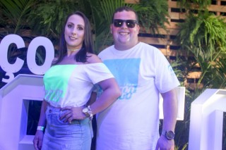 
<a style='margin-left: 5px;' class='btn btn-xs btn-social btn-facebook' href='https://www.facebook.com/sharer/sharer.php?u=https://galeramix.s01.web.getmuller.com.br/imagem/a114/800-800-90/conteudo/site_galerias/114/12-costelaco-junior-seco-silva-neto-canelinha-maiara-e-maraisa-galeramix-387.jpg' rel='popup' data-width='500' data-height='400'><i class='fa fa-facebook'></i>Compartilhar <span class='hidden-xs'>no Facebook</span>
</a> 
<a class='btn btn-default btn-xs' target='_blank' href='imagem/a114/800-800-90/conteudo/site_galerias/114/12-costelaco-junior-seco-silva-neto-canelinha-maiara-e-maraisa-galeramix-387.jpg'>
<span class='glyphicon glyphicon-cloud-download'></span> Salvar
</a>
