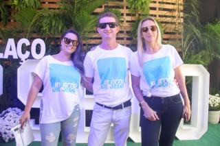 
<a style='margin-left: 5px;' class='btn btn-xs btn-social btn-facebook' href='https://www.facebook.com/sharer/sharer.php?u=https://galeramix.s01.web.getmuller.com.br/imagem/a114/800-800-90/conteudo/site_galerias/114/12-costelaco-junior-seco-silva-neto-canelinha-maiara-e-maraisa-galeramix-39.jpg' rel='popup' data-width='500' data-height='400'><i class='fa fa-facebook'></i>Compartilhar <span class='hidden-xs'>no Facebook</span>
</a> 
<a class='btn btn-default btn-xs' target='_blank' href='imagem/a114/800-800-90/conteudo/site_galerias/114/12-costelaco-junior-seco-silva-neto-canelinha-maiara-e-maraisa-galeramix-39.jpg'>
<span class='glyphicon glyphicon-cloud-download'></span> Salvar
</a>
