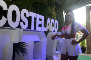 
<a style='margin-left: 5px;' class='btn btn-xs btn-social btn-facebook' href='https://www.facebook.com/sharer/sharer.php?u=https://galeramix.s01.web.getmuller.com.br/imagem/a114/800-800-90/conteudo/site_galerias/114/12-costelaco-junior-seco-silva-neto-canelinha-maiara-e-maraisa-galeramix-395.jpg' rel='popup' data-width='500' data-height='400'><i class='fa fa-facebook'></i>Compartilhar <span class='hidden-xs'>no Facebook</span>
</a> 
<a class='btn btn-default btn-xs' target='_blank' href='imagem/a114/800-800-90/conteudo/site_galerias/114/12-costelaco-junior-seco-silva-neto-canelinha-maiara-e-maraisa-galeramix-395.jpg'>
<span class='glyphicon glyphicon-cloud-download'></span> Salvar
</a>
