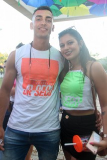 
<a style='margin-left: 5px;' class='btn btn-xs btn-social btn-facebook' href='https://www.facebook.com/sharer/sharer.php?u=https://galeramix.s01.web.getmuller.com.br/imagem/a114/800-800-90/conteudo/site_galerias/114/12-costelaco-junior-seco-silva-neto-canelinha-maiara-e-maraisa-galeramix-415.jpg' rel='popup' data-width='500' data-height='400'><i class='fa fa-facebook'></i>Compartilhar <span class='hidden-xs'>no Facebook</span>
</a> 
<a class='btn btn-default btn-xs' target='_blank' href='imagem/a114/800-800-90/conteudo/site_galerias/114/12-costelaco-junior-seco-silva-neto-canelinha-maiara-e-maraisa-galeramix-415.jpg'>
<span class='glyphicon glyphicon-cloud-download'></span> Salvar
</a>
