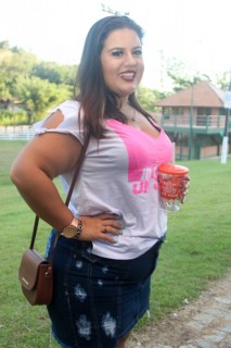 
<a style='margin-left: 5px;' class='btn btn-xs btn-social btn-facebook' href='https://www.facebook.com/sharer/sharer.php?u=https://galeramix.s01.web.getmuller.com.br/imagem/a114/800-800-90/conteudo/site_galerias/114/12-costelaco-junior-seco-silva-neto-canelinha-maiara-e-maraisa-galeramix-417.jpg' rel='popup' data-width='500' data-height='400'><i class='fa fa-facebook'></i>Compartilhar <span class='hidden-xs'>no Facebook</span>
</a> 
<a class='btn btn-default btn-xs' target='_blank' href='imagem/a114/800-800-90/conteudo/site_galerias/114/12-costelaco-junior-seco-silva-neto-canelinha-maiara-e-maraisa-galeramix-417.jpg'>
<span class='glyphicon glyphicon-cloud-download'></span> Salvar
</a>
