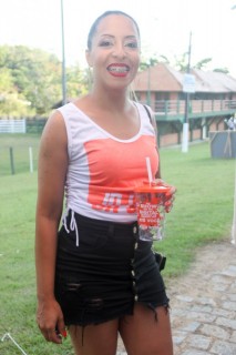 
<a style='margin-left: 5px;' class='btn btn-xs btn-social btn-facebook' href='https://www.facebook.com/sharer/sharer.php?u=https://galeramix.s01.web.getmuller.com.br/imagem/a114/800-800-90/conteudo/site_galerias/114/12-costelaco-junior-seco-silva-neto-canelinha-maiara-e-maraisa-galeramix-418.jpg' rel='popup' data-width='500' data-height='400'><i class='fa fa-facebook'></i>Compartilhar <span class='hidden-xs'>no Facebook</span>
</a> 
<a class='btn btn-default btn-xs' target='_blank' href='imagem/a114/800-800-90/conteudo/site_galerias/114/12-costelaco-junior-seco-silva-neto-canelinha-maiara-e-maraisa-galeramix-418.jpg'>
<span class='glyphicon glyphicon-cloud-download'></span> Salvar
</a>
