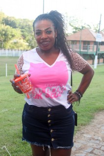 
<a style='margin-left: 5px;' class='btn btn-xs btn-social btn-facebook' href='https://www.facebook.com/sharer/sharer.php?u=https://galeramix.s01.web.getmuller.com.br/imagem/a114/800-800-90/conteudo/site_galerias/114/12-costelaco-junior-seco-silva-neto-canelinha-maiara-e-maraisa-galeramix-419.jpg' rel='popup' data-width='500' data-height='400'><i class='fa fa-facebook'></i>Compartilhar <span class='hidden-xs'>no Facebook</span>
</a> 
<a class='btn btn-default btn-xs' target='_blank' href='imagem/a114/800-800-90/conteudo/site_galerias/114/12-costelaco-junior-seco-silva-neto-canelinha-maiara-e-maraisa-galeramix-419.jpg'>
<span class='glyphicon glyphicon-cloud-download'></span> Salvar
</a>
