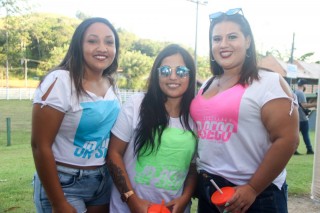 
<a style='margin-left: 5px;' class='btn btn-xs btn-social btn-facebook' href='https://www.facebook.com/sharer/sharer.php?u=https://galeramix.s01.web.getmuller.com.br/imagem/a114/800-800-90/conteudo/site_galerias/114/12-costelaco-junior-seco-silva-neto-canelinha-maiara-e-maraisa-galeramix-421.jpg' rel='popup' data-width='500' data-height='400'><i class='fa fa-facebook'></i>Compartilhar <span class='hidden-xs'>no Facebook</span>
</a> 
<a class='btn btn-default btn-xs' target='_blank' href='imagem/a114/800-800-90/conteudo/site_galerias/114/12-costelaco-junior-seco-silva-neto-canelinha-maiara-e-maraisa-galeramix-421.jpg'>
<span class='glyphicon glyphicon-cloud-download'></span> Salvar
</a>
