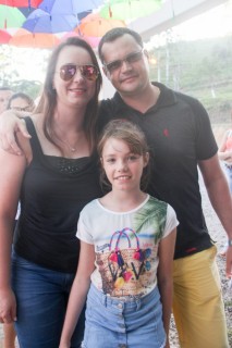 
<a style='margin-left: 5px;' class='btn btn-xs btn-social btn-facebook' href='https://www.facebook.com/sharer/sharer.php?u=https://galeramix.s01.web.getmuller.com.br/imagem/a114/800-800-90/conteudo/site_galerias/114/12-costelaco-junior-seco-silva-neto-canelinha-maiara-e-maraisa-galeramix-426.jpg' rel='popup' data-width='500' data-height='400'><i class='fa fa-facebook'></i>Compartilhar <span class='hidden-xs'>no Facebook</span>
</a> 
<a class='btn btn-default btn-xs' target='_blank' href='imagem/a114/800-800-90/conteudo/site_galerias/114/12-costelaco-junior-seco-silva-neto-canelinha-maiara-e-maraisa-galeramix-426.jpg'>
<span class='glyphicon glyphicon-cloud-download'></span> Salvar
</a>
