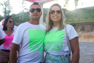 
<a style='margin-left: 5px;' class='btn btn-xs btn-social btn-facebook' href='https://www.facebook.com/sharer/sharer.php?u=https://galeramix.s01.web.getmuller.com.br/imagem/a114/800-800-90/conteudo/site_galerias/114/12-costelaco-junior-seco-silva-neto-canelinha-maiara-e-maraisa-galeramix-429.jpg' rel='popup' data-width='500' data-height='400'><i class='fa fa-facebook'></i>Compartilhar <span class='hidden-xs'>no Facebook</span>
</a> 
<a class='btn btn-default btn-xs' target='_blank' href='imagem/a114/800-800-90/conteudo/site_galerias/114/12-costelaco-junior-seco-silva-neto-canelinha-maiara-e-maraisa-galeramix-429.jpg'>
<span class='glyphicon glyphicon-cloud-download'></span> Salvar
</a>
