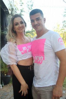 
<a style='margin-left: 5px;' class='btn btn-xs btn-social btn-facebook' href='https://www.facebook.com/sharer/sharer.php?u=https://galeramix.s01.web.getmuller.com.br/imagem/a114/800-800-90/conteudo/site_galerias/114/12-costelaco-junior-seco-silva-neto-canelinha-maiara-e-maraisa-galeramix-432.jpg' rel='popup' data-width='500' data-height='400'><i class='fa fa-facebook'></i>Compartilhar <span class='hidden-xs'>no Facebook</span>
</a> 
<a class='btn btn-default btn-xs' target='_blank' href='imagem/a114/800-800-90/conteudo/site_galerias/114/12-costelaco-junior-seco-silva-neto-canelinha-maiara-e-maraisa-galeramix-432.jpg'>
<span class='glyphicon glyphicon-cloud-download'></span> Salvar
</a>
