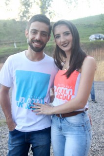 
<a style='margin-left: 5px;' class='btn btn-xs btn-social btn-facebook' href='https://www.facebook.com/sharer/sharer.php?u=https://galeramix.s01.web.getmuller.com.br/imagem/a114/800-800-90/conteudo/site_galerias/114/12-costelaco-junior-seco-silva-neto-canelinha-maiara-e-maraisa-galeramix-441.jpg' rel='popup' data-width='500' data-height='400'><i class='fa fa-facebook'></i>Compartilhar <span class='hidden-xs'>no Facebook</span>
</a> 
<a class='btn btn-default btn-xs' target='_blank' href='imagem/a114/800-800-90/conteudo/site_galerias/114/12-costelaco-junior-seco-silva-neto-canelinha-maiara-e-maraisa-galeramix-441.jpg'>
<span class='glyphicon glyphicon-cloud-download'></span> Salvar
</a>
