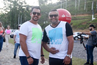 
<a style='margin-left: 5px;' class='btn btn-xs btn-social btn-facebook' href='https://www.facebook.com/sharer/sharer.php?u=https://galeramix.s01.web.getmuller.com.br/imagem/a114/800-800-90/conteudo/site_galerias/114/12-costelaco-junior-seco-silva-neto-canelinha-maiara-e-maraisa-galeramix-461.jpg' rel='popup' data-width='500' data-height='400'><i class='fa fa-facebook'></i>Compartilhar <span class='hidden-xs'>no Facebook</span>
</a> 
<a class='btn btn-default btn-xs' target='_blank' href='imagem/a114/800-800-90/conteudo/site_galerias/114/12-costelaco-junior-seco-silva-neto-canelinha-maiara-e-maraisa-galeramix-461.jpg'>
<span class='glyphicon glyphicon-cloud-download'></span> Salvar
</a>
