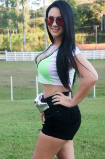 
<a style='margin-left: 5px;' class='btn btn-xs btn-social btn-facebook' href='https://www.facebook.com/sharer/sharer.php?u=https://galeramix.s01.web.getmuller.com.br/imagem/a114/800-800-90/conteudo/site_galerias/114/12-costelaco-junior-seco-silva-neto-canelinha-maiara-e-maraisa-galeramix-465.jpg' rel='popup' data-width='500' data-height='400'><i class='fa fa-facebook'></i>Compartilhar <span class='hidden-xs'>no Facebook</span>
</a> 
<a class='btn btn-default btn-xs' target='_blank' href='imagem/a114/800-800-90/conteudo/site_galerias/114/12-costelaco-junior-seco-silva-neto-canelinha-maiara-e-maraisa-galeramix-465.jpg'>
<span class='glyphicon glyphicon-cloud-download'></span> Salvar
</a>
