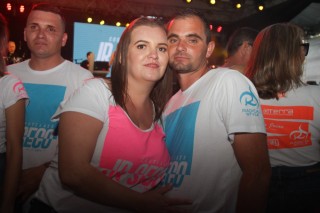 
<a style='margin-left: 5px;' class='btn btn-xs btn-social btn-facebook' href='https://www.facebook.com/sharer/sharer.php?u=https://galeramix.s01.web.getmuller.com.br/imagem/a114/800-800-90/conteudo/site_galerias/114/12-costelaco-junior-seco-silva-neto-canelinha-maiara-e-maraisa-galeramix-486.jpg' rel='popup' data-width='500' data-height='400'><i class='fa fa-facebook'></i>Compartilhar <span class='hidden-xs'>no Facebook</span>
</a> 
<a class='btn btn-default btn-xs' target='_blank' href='imagem/a114/800-800-90/conteudo/site_galerias/114/12-costelaco-junior-seco-silva-neto-canelinha-maiara-e-maraisa-galeramix-486.jpg'>
<span class='glyphicon glyphicon-cloud-download'></span> Salvar
</a>
