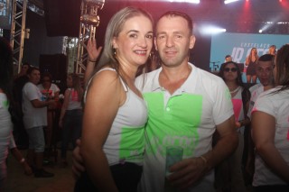 
<a style='margin-left: 5px;' class='btn btn-xs btn-social btn-facebook' href='https://www.facebook.com/sharer/sharer.php?u=https://galeramix.s01.web.getmuller.com.br/imagem/a114/800-800-90/conteudo/site_galerias/114/12-costelaco-junior-seco-silva-neto-canelinha-maiara-e-maraisa-galeramix-490.jpg' rel='popup' data-width='500' data-height='400'><i class='fa fa-facebook'></i>Compartilhar <span class='hidden-xs'>no Facebook</span>
</a> 
<a class='btn btn-default btn-xs' target='_blank' href='imagem/a114/800-800-90/conteudo/site_galerias/114/12-costelaco-junior-seco-silva-neto-canelinha-maiara-e-maraisa-galeramix-490.jpg'>
<span class='glyphicon glyphicon-cloud-download'></span> Salvar
</a>
