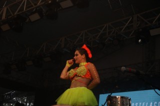 
<a style='margin-left: 5px;' class='btn btn-xs btn-social btn-facebook' href='https://www.facebook.com/sharer/sharer.php?u=https://galeramix.s01.web.getmuller.com.br/imagem/a114/800-800-90/conteudo/site_galerias/114/12-costelaco-junior-seco-silva-neto-canelinha-maiara-e-maraisa-galeramix-492.jpg' rel='popup' data-width='500' data-height='400'><i class='fa fa-facebook'></i>Compartilhar <span class='hidden-xs'>no Facebook</span>
</a> 
<a class='btn btn-default btn-xs' target='_blank' href='imagem/a114/800-800-90/conteudo/site_galerias/114/12-costelaco-junior-seco-silva-neto-canelinha-maiara-e-maraisa-galeramix-492.jpg'>
<span class='glyphicon glyphicon-cloud-download'></span> Salvar
</a>
