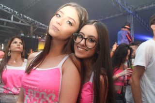 
<a style='margin-left: 5px;' class='btn btn-xs btn-social btn-facebook' href='https://www.facebook.com/sharer/sharer.php?u=https://galeramix.s01.web.getmuller.com.br/imagem/a114/800-800-90/conteudo/site_galerias/114/12-costelaco-junior-seco-silva-neto-canelinha-maiara-e-maraisa-galeramix-499.jpg' rel='popup' data-width='500' data-height='400'><i class='fa fa-facebook'></i>Compartilhar <span class='hidden-xs'>no Facebook</span>
</a> 
<a class='btn btn-default btn-xs' target='_blank' href='imagem/a114/800-800-90/conteudo/site_galerias/114/12-costelaco-junior-seco-silva-neto-canelinha-maiara-e-maraisa-galeramix-499.jpg'>
<span class='glyphicon glyphicon-cloud-download'></span> Salvar
</a>
