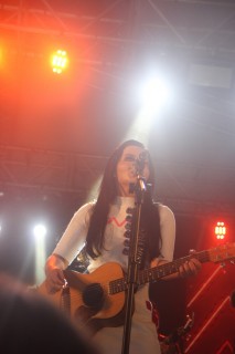 
<a style='margin-left: 5px;' class='btn btn-xs btn-social btn-facebook' href='https://www.facebook.com/sharer/sharer.php?u=https://galeramix.s01.web.getmuller.com.br/imagem/a114/800-800-90/conteudo/site_galerias/114/12-costelaco-junior-seco-silva-neto-canelinha-maiara-e-maraisa-galeramix-507.jpg' rel='popup' data-width='500' data-height='400'><i class='fa fa-facebook'></i>Compartilhar <span class='hidden-xs'>no Facebook</span>
</a> 
<a class='btn btn-default btn-xs' target='_blank' href='imagem/a114/800-800-90/conteudo/site_galerias/114/12-costelaco-junior-seco-silva-neto-canelinha-maiara-e-maraisa-galeramix-507.jpg'>
<span class='glyphicon glyphicon-cloud-download'></span> Salvar
</a>
