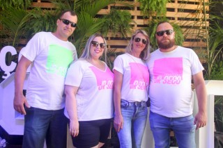 
<a style='margin-left: 5px;' class='btn btn-xs btn-social btn-facebook' href='https://www.facebook.com/sharer/sharer.php?u=https://galeramix.s01.web.getmuller.com.br/imagem/a114/800-800-90/conteudo/site_galerias/114/12-costelaco-junior-seco-silva-neto-canelinha-maiara-e-maraisa-galeramix-51.jpg' rel='popup' data-width='500' data-height='400'><i class='fa fa-facebook'></i>Compartilhar <span class='hidden-xs'>no Facebook</span>
</a> 
<a class='btn btn-default btn-xs' target='_blank' href='imagem/a114/800-800-90/conteudo/site_galerias/114/12-costelaco-junior-seco-silva-neto-canelinha-maiara-e-maraisa-galeramix-51.jpg'>
<span class='glyphicon glyphicon-cloud-download'></span> Salvar
</a>
