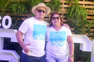 
<a style='margin-left: 5px;' class='btn btn-xs btn-social btn-facebook' href='https://www.facebook.com/sharer/sharer.php?u=https://galeramix.s01.web.getmuller.com.br/imagem/a114/800-800-90/conteudo/site_galerias/114/12-costelaco-junior-seco-silva-neto-canelinha-maiara-e-maraisa-galeramix-53.jpg' rel='popup' data-width='500' data-height='400'><i class='fa fa-facebook'></i>Compartilhar <span class='hidden-xs'>no Facebook</span>
</a> 
<a class='btn btn-default btn-xs' target='_blank' href='imagem/a114/800-800-90/conteudo/site_galerias/114/12-costelaco-junior-seco-silva-neto-canelinha-maiara-e-maraisa-galeramix-53.jpg'>
<span class='glyphicon glyphicon-cloud-download'></span> Salvar
</a>
