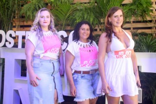 
<a style='margin-left: 5px;' class='btn btn-xs btn-social btn-facebook' href='https://www.facebook.com/sharer/sharer.php?u=https://galeramix.s01.web.getmuller.com.br/imagem/a114/800-800-90/conteudo/site_galerias/114/12-costelaco-junior-seco-silva-neto-canelinha-maiara-e-maraisa-galeramix-58.jpg' rel='popup' data-width='500' data-height='400'><i class='fa fa-facebook'></i>Compartilhar <span class='hidden-xs'>no Facebook</span>
</a> 
<a class='btn btn-default btn-xs' target='_blank' href='imagem/a114/800-800-90/conteudo/site_galerias/114/12-costelaco-junior-seco-silva-neto-canelinha-maiara-e-maraisa-galeramix-58.jpg'>
<span class='glyphicon glyphicon-cloud-download'></span> Salvar
</a>
