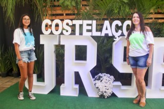 
<a style='margin-left: 5px;' class='btn btn-xs btn-social btn-facebook' href='https://www.facebook.com/sharer/sharer.php?u=https://galeramix.s01.web.getmuller.com.br/imagem/a114/800-800-90/conteudo/site_galerias/114/12-costelaco-junior-seco-silva-neto-canelinha-maiara-e-maraisa-galeramix-6.jpg' rel='popup' data-width='500' data-height='400'><i class='fa fa-facebook'></i>Compartilhar <span class='hidden-xs'>no Facebook</span>
</a> 
<a class='btn btn-default btn-xs' target='_blank' href='imagem/a114/800-800-90/conteudo/site_galerias/114/12-costelaco-junior-seco-silva-neto-canelinha-maiara-e-maraisa-galeramix-6.jpg'>
<span class='glyphicon glyphicon-cloud-download'></span> Salvar
</a>
