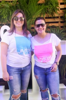 
<a style='margin-left: 5px;' class='btn btn-xs btn-social btn-facebook' href='https://www.facebook.com/sharer/sharer.php?u=https://galeramix.s01.web.getmuller.com.br/imagem/a114/800-800-90/conteudo/site_galerias/114/12-costelaco-junior-seco-silva-neto-canelinha-maiara-e-maraisa-galeramix-65.jpg' rel='popup' data-width='500' data-height='400'><i class='fa fa-facebook'></i>Compartilhar <span class='hidden-xs'>no Facebook</span>
</a> 
<a class='btn btn-default btn-xs' target='_blank' href='imagem/a114/800-800-90/conteudo/site_galerias/114/12-costelaco-junior-seco-silva-neto-canelinha-maiara-e-maraisa-galeramix-65.jpg'>
<span class='glyphicon glyphicon-cloud-download'></span> Salvar
</a>
