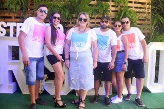 
<a style='margin-left: 5px;' class='btn btn-xs btn-social btn-facebook' href='https://www.facebook.com/sharer/sharer.php?u=https://galeramix.s01.web.getmuller.com.br/imagem/a114/800-800-90/conteudo/site_galerias/114/12-costelaco-junior-seco-silva-neto-canelinha-maiara-e-maraisa-galeramix-89.jpg' rel='popup' data-width='500' data-height='400'><i class='fa fa-facebook'></i>Compartilhar <span class='hidden-xs'>no Facebook</span>
</a> 
<a class='btn btn-default btn-xs' target='_blank' href='imagem/a114/800-800-90/conteudo/site_galerias/114/12-costelaco-junior-seco-silva-neto-canelinha-maiara-e-maraisa-galeramix-89.jpg'>
<span class='glyphicon glyphicon-cloud-download'></span> Salvar
</a>
